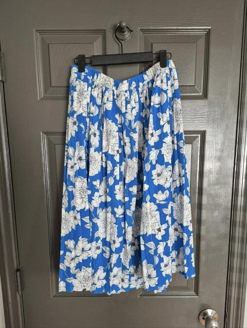 Banana Republic Women's Midi Pleated Floral Skirt Size S